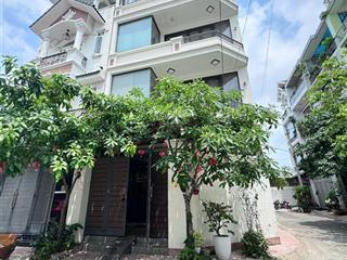 Nhà góc 2 mặt tiền  có thang máy  gần quốc lộ 13