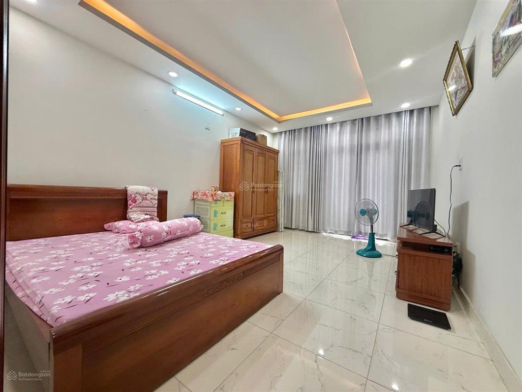 Nhà 3 tầng sau gigamall  đường số 26  khu phân lô biệt thự