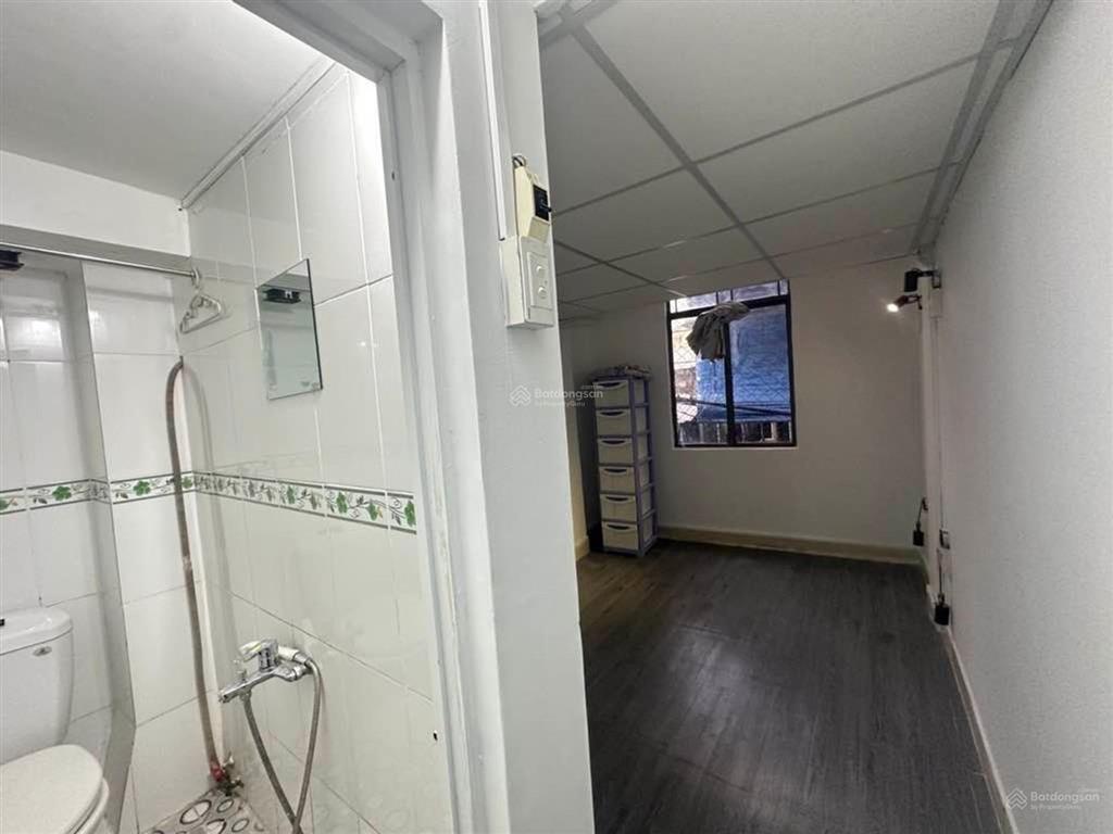 Bán nr 5pn, 6wc, giá tốt tại trần hưng đạo, 18m2, view đẹp