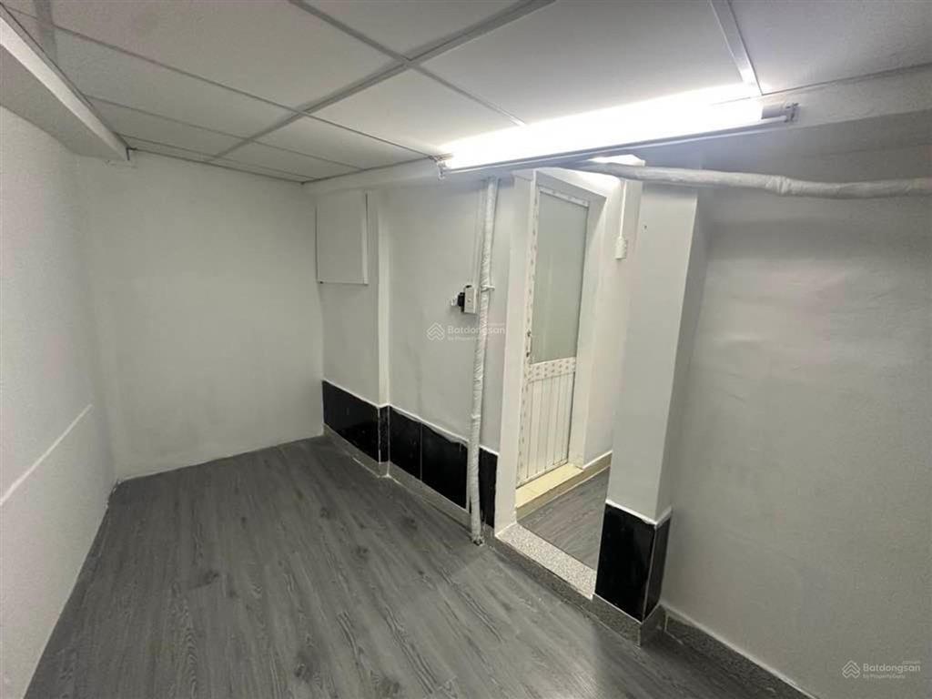 Bán nr 5pn, 6wc, giá tốt tại trần hưng đạo, 18m2, view đẹp