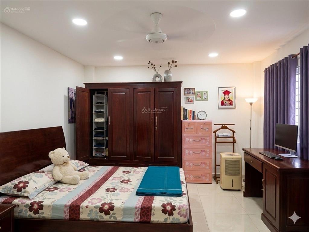 Nhà kiên cố ngang lớn sát mặt tiền đường bùi thị xuân. chỉ 8,9 tỷ.