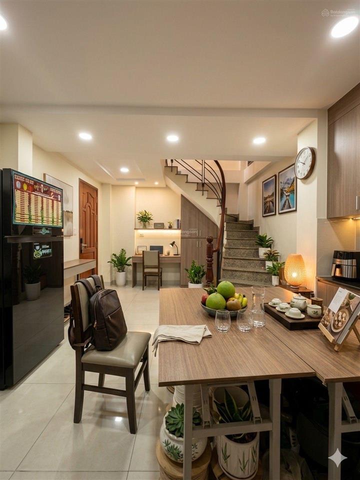 Nhà kiên cố ngang lớn sát mặt tiền đường bùi thị xuân. chỉ 8,9 tỷ.