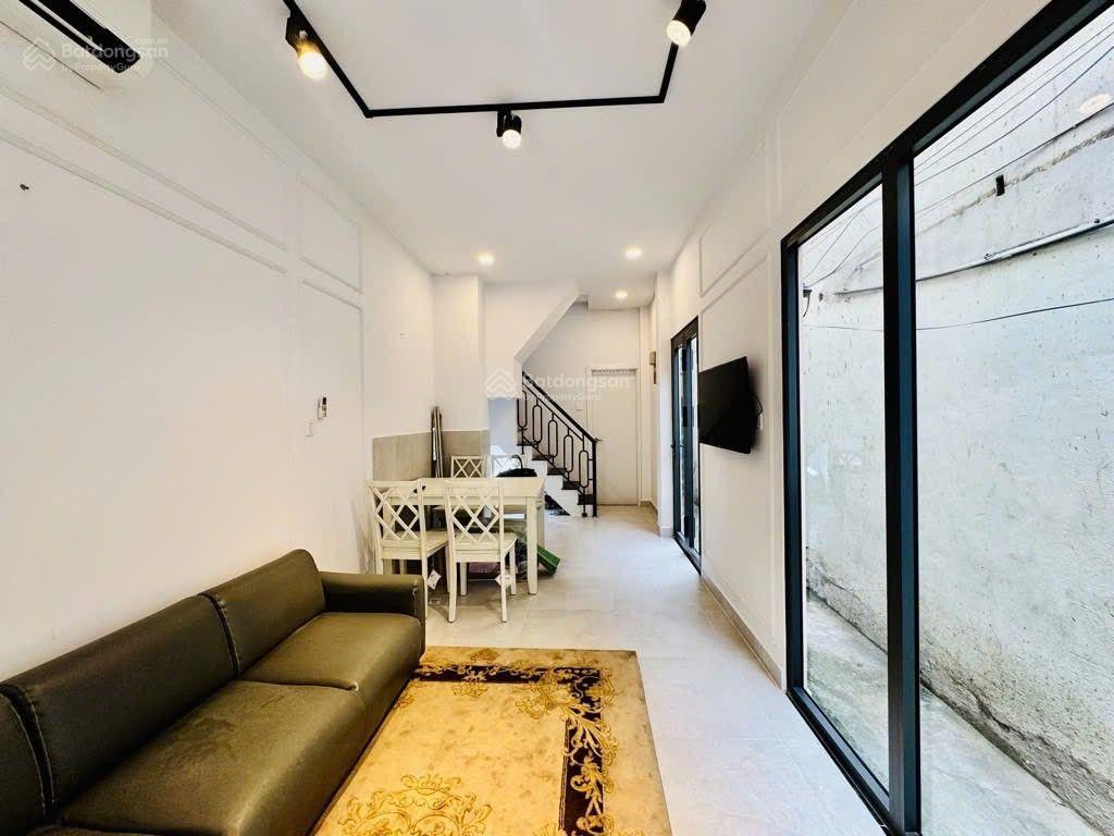 Nhà đẹp 4 tầng ngay phố đi bộ bùi viện quận 1.
 giá chỉ 7,99tỷx