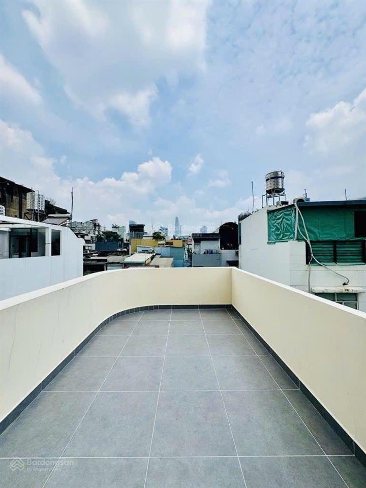 Nhà đẹp 4 tầng ngay phố đi bộ bùi viện quận 1.
 giá chỉ 7,99tỷx