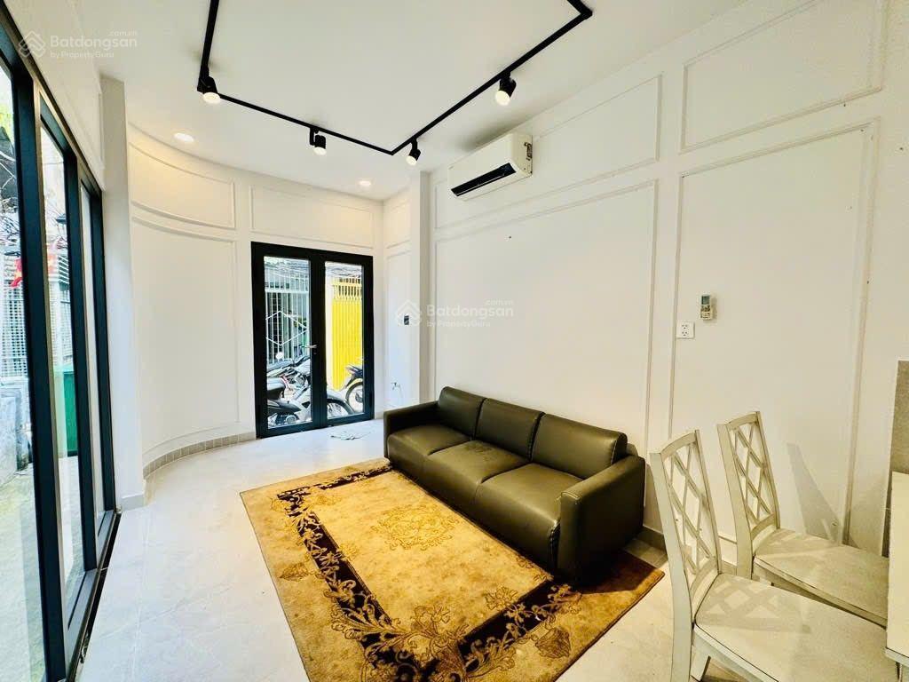 Nhà đẹp 4 tầng ngay phố đi bộ bùi viện quận 1.
 giá chỉ 7,99tỷx
