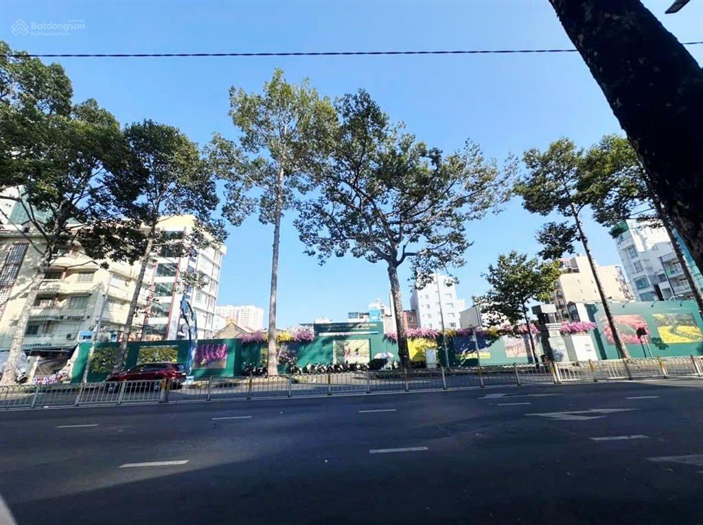 Siêu phẩm 5 tầng ngay trung tâm quận 1.
cách 50m ra mặt tiền lớn. nhà có dòng tiền tốt và ổn định.