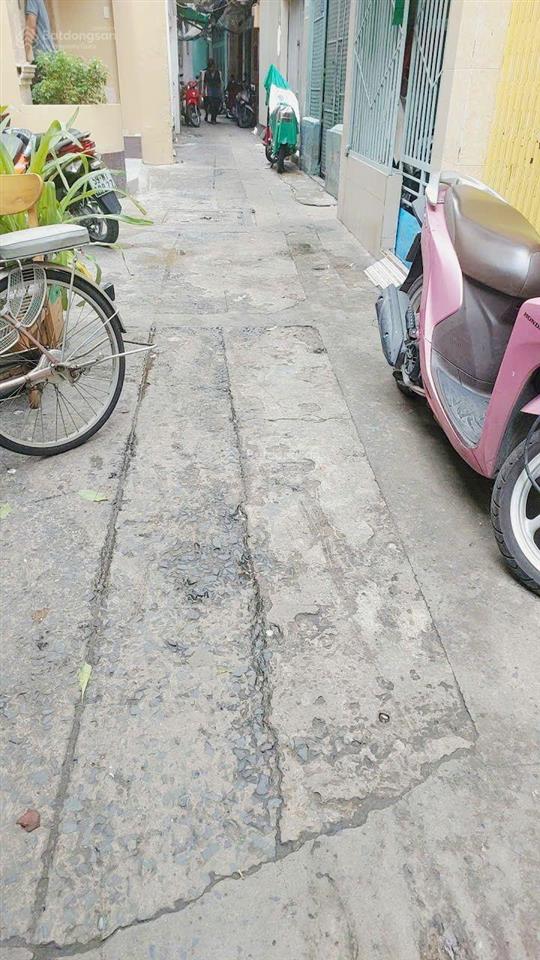 Nhà hoàn công 3 tầng, ngay phố đi bộ bùi viện quận 1.
giá chỉ 6,7 tỷ.