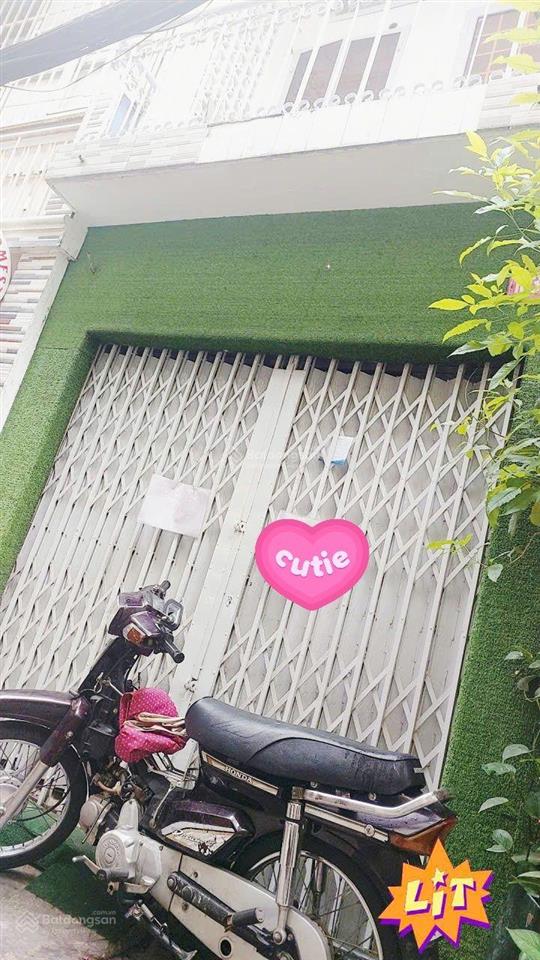 Nhà hoàn công 3 tầng, ngay phố đi bộ bùi viện quận 1.
giá chỉ 6,7 tỷ.
