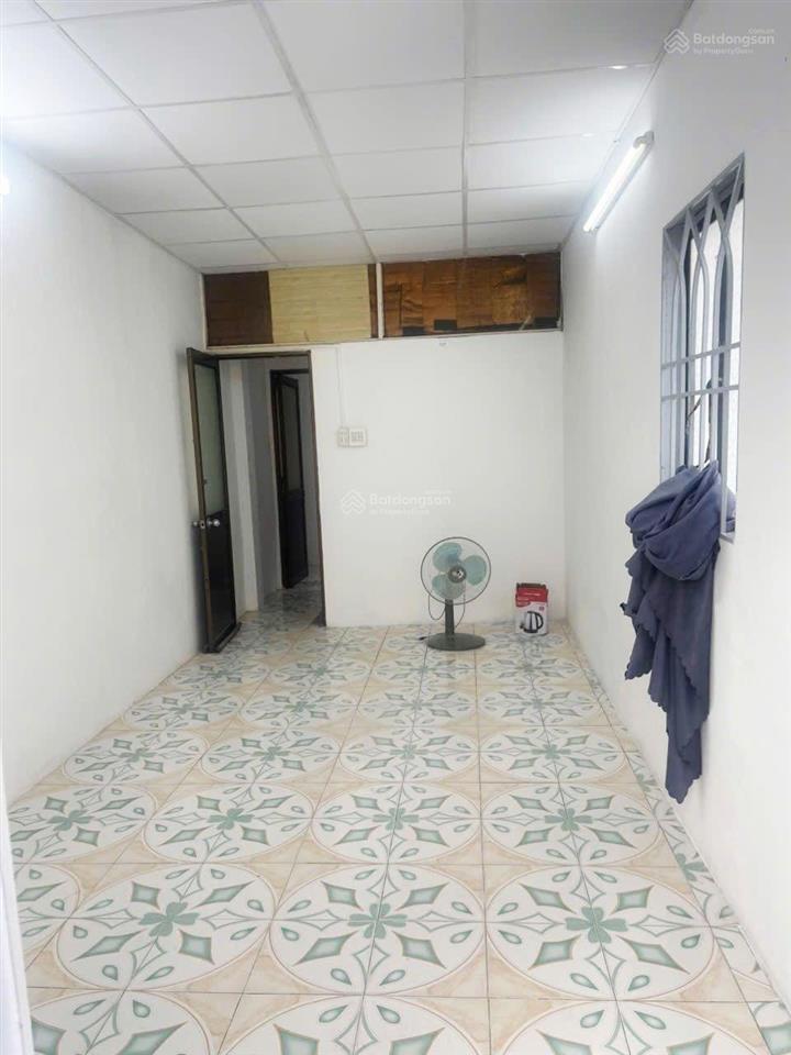 Nhà hoàn công 3 tầng, ngay phố đi bộ bùi viện quận 1.
giá chỉ 6,7 tỷ.