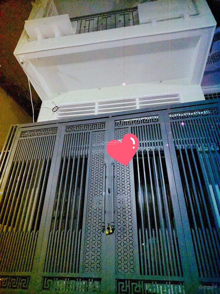 Mặt tiền trung tâm lê văn sỹ, quận 3.
nhà mới 4 tầng  hẻm xe tải.
chỉ 15x tỷ