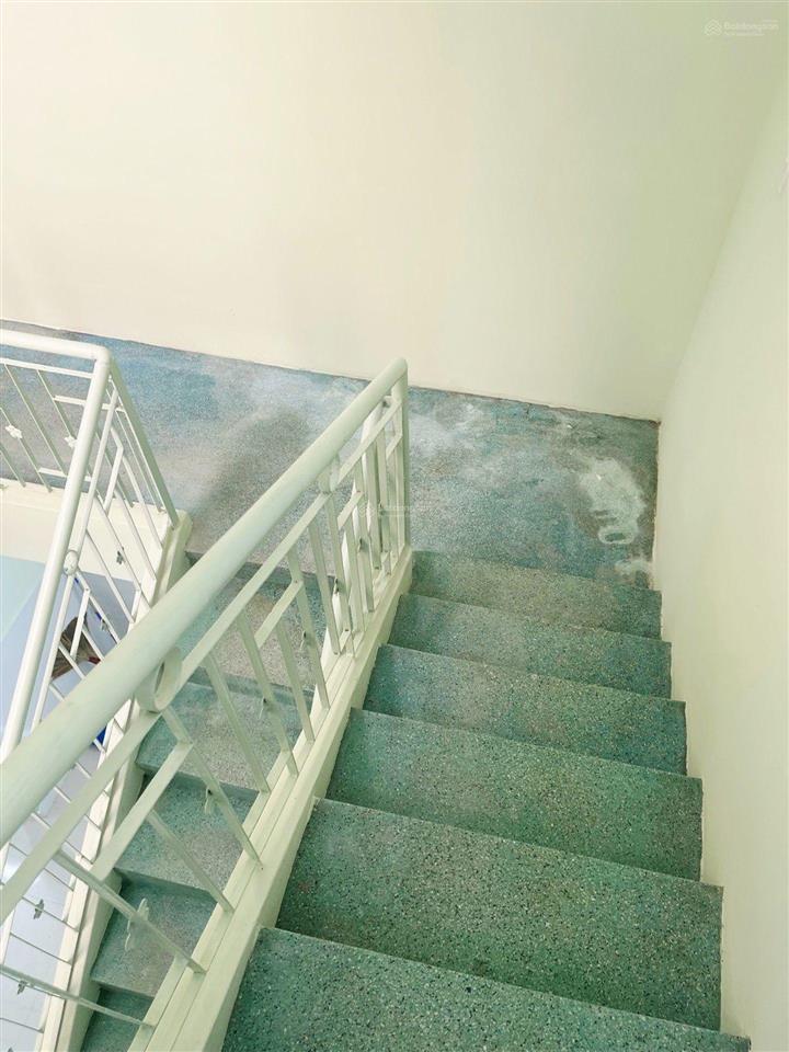 Mặt tiền trung tâm lê văn sỹ, quận 3.
nhà mới 4 tầng  hẻm xe tải.
chỉ 15x tỷ