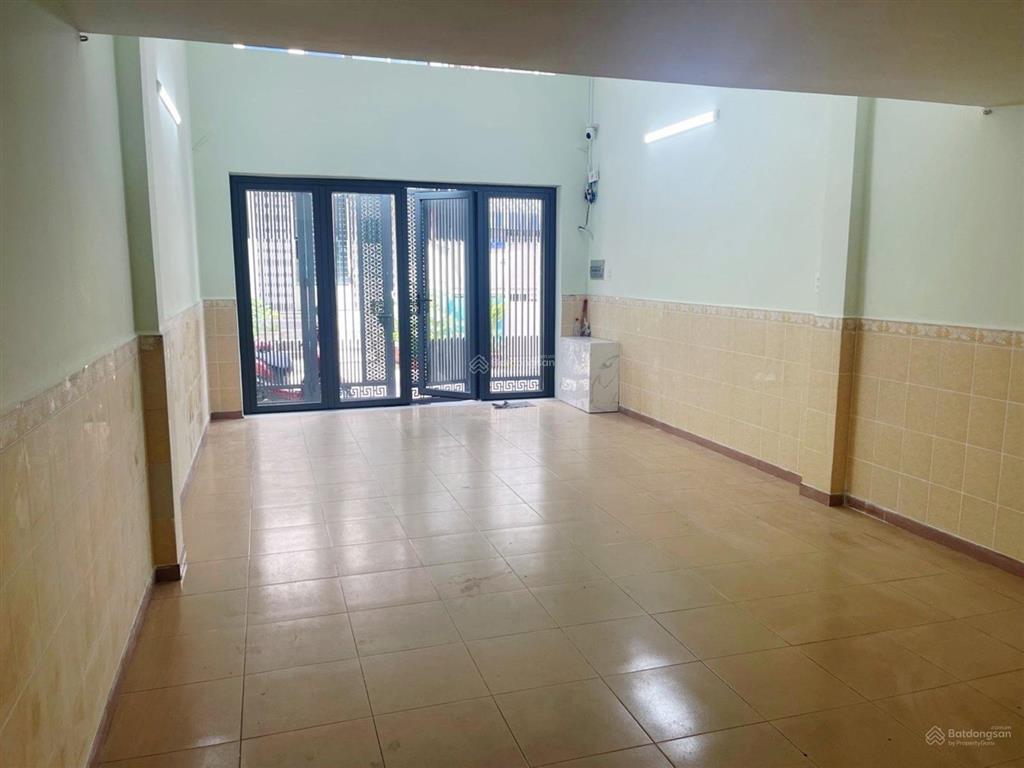 Mặt tiền trung tâm lê văn sỹ, quận 3.
nhà mới 4 tầng  hẻm xe tải.
chỉ 15x tỷ