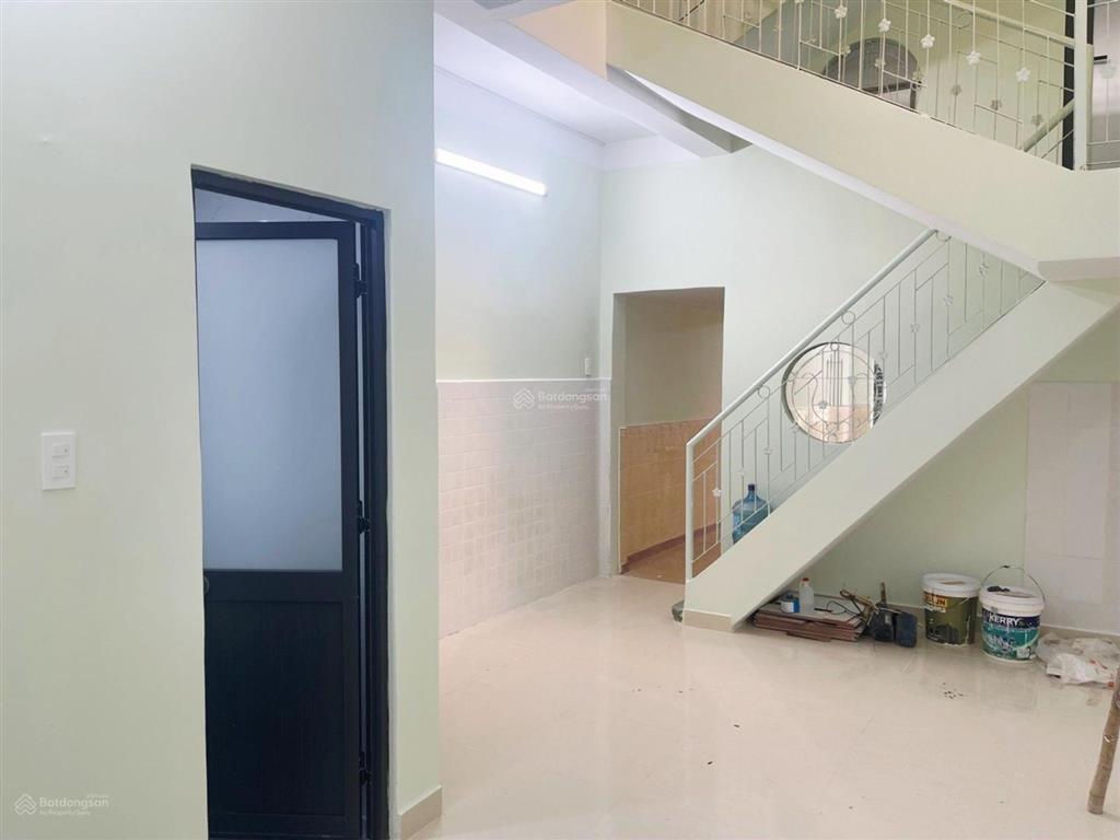 Mặt tiền trung tâm lê văn sỹ, quận 3.
nhà mới 4 tầng  hẻm xe tải.
chỉ 15x tỷ