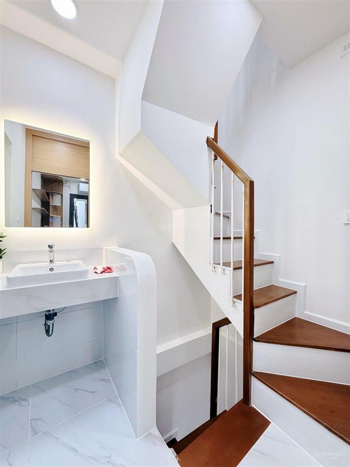 Siêu phẩm mini house phố đi bộ bùi viện quận 1.
khu víp hiếm nhà bán, sát mặt tiền