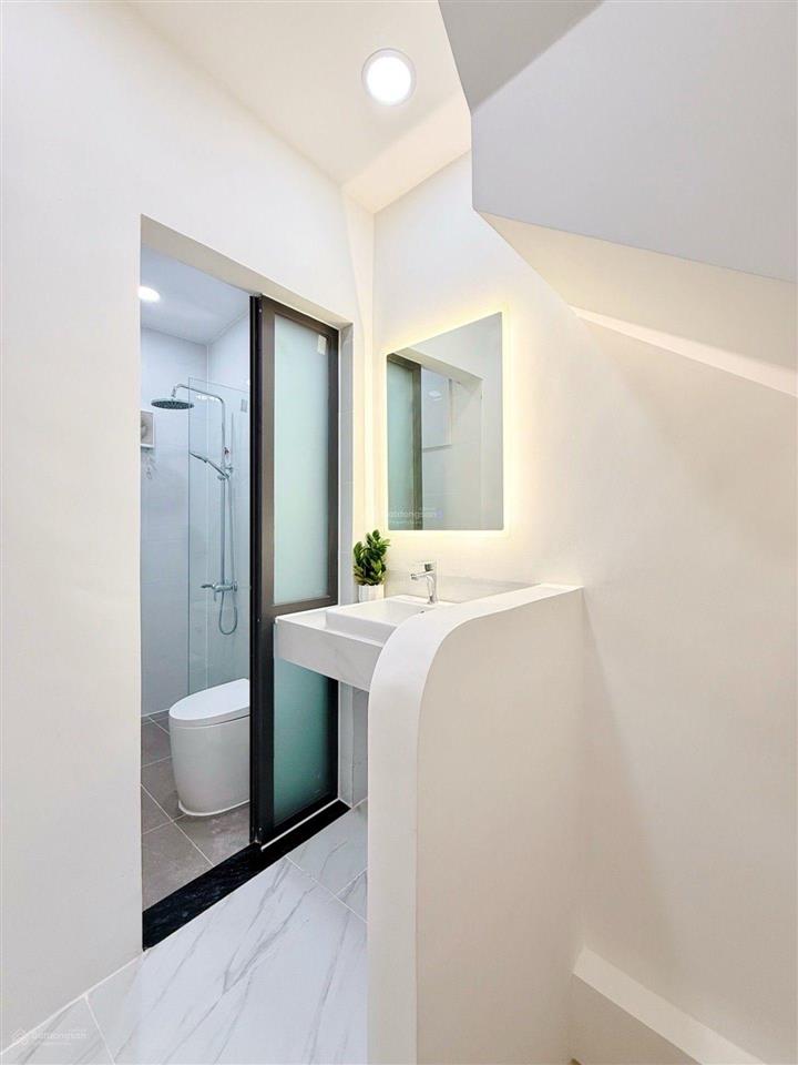 Siêu phẩm mini house phố đi bộ bùi viện quận 1.
khu víp hiếm nhà bán, sát mặt tiền