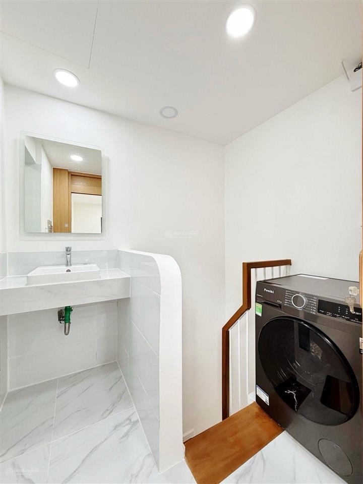 Siêu phẩm mini house phố đi bộ bùi viện quận 1.
khu víp hiếm nhà bán, sát mặt tiền