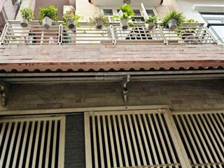 Nhà 3 tầng  mặt tiền 4,5m  hxh  thông đô thành quận 3