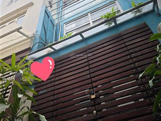 Nhà đẹp 4 lầu  nguyễn thị minh khai  quận 3.
tài chính 10 tỷ x.
