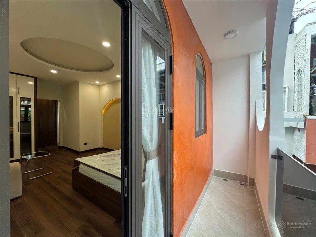 Nhà đẹp, giá tốt, full nội thất  võ văn kiệt  quận 1. chỉ 6tỷx