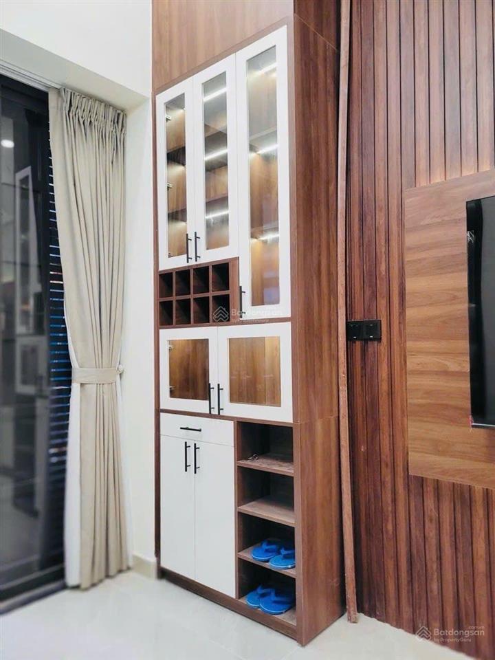Nhà đẹp, giá tốt, full nội thất  võ văn kiệt  quận 1. chỉ 6tỷx