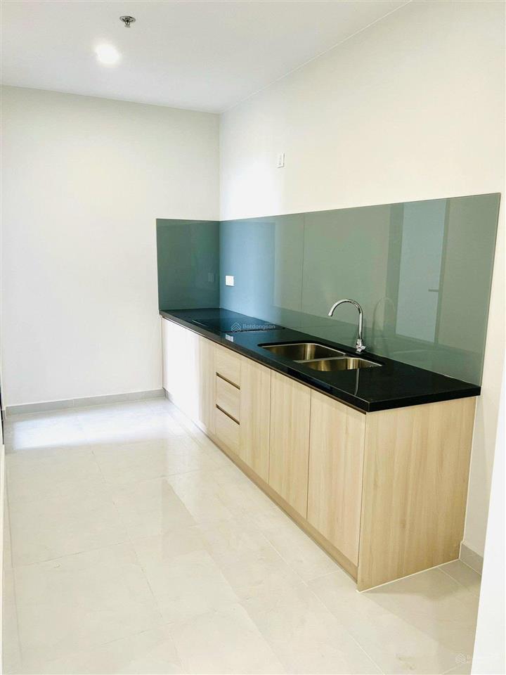 The emerald golf view 1pn đối diện vsip1 và aeon mall  5,5 triệu/tháng
