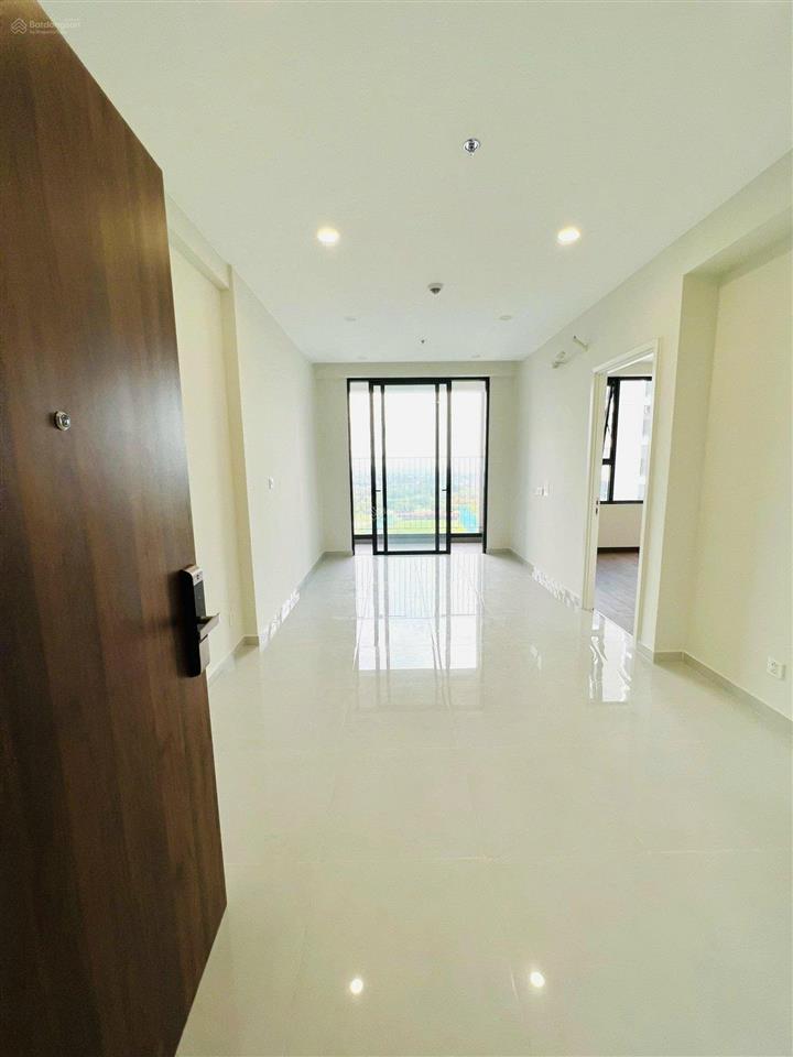 The emerald golf view 1pn đối diện vsip1 và aeon mall  5,5 triệu/tháng
