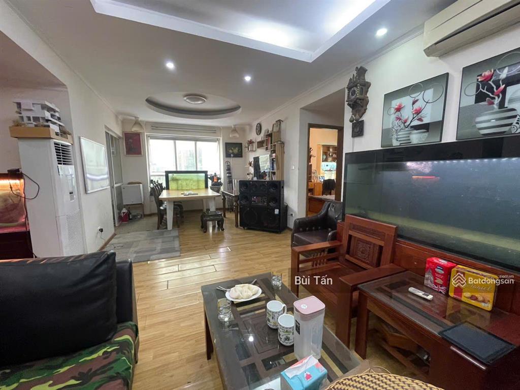 Bán gấp căn hộ chung cư tòa n09b2 đtm dịch vọng, dt 123m2, 3 pn, căn góc, view công viên cầu giấy