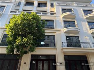 Cho thuê biệt thự lk vinhome ocean park 2, dt 70m2 x mt 5m, 5 tầng thô, sử dụng 300m2, giá 13tr/th