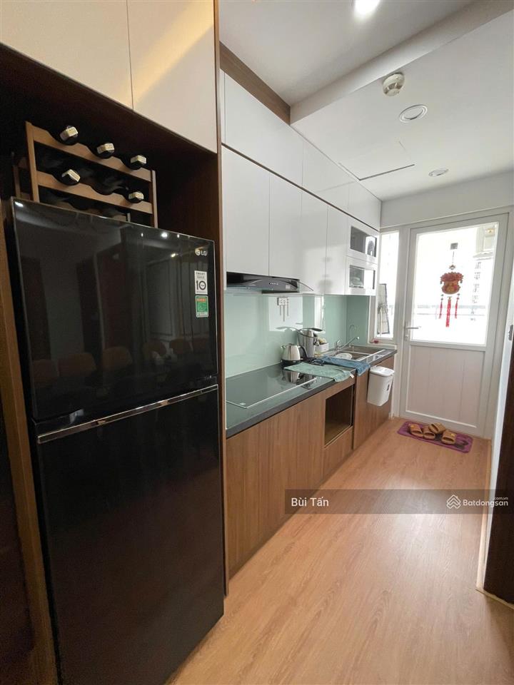 Bán gấp căn hộ chung cư 30t nam trung yên dt 59m2, 2 phòng ngủ nội thất đẹp, view hồ điều hòa