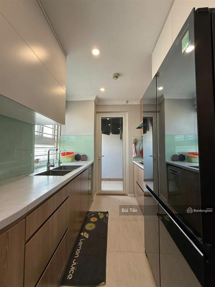 Bán căn hộ tòa green park tower dt 105m2, 3 phòng ngủ 2 wc, tầng đẹp căn góc thoáng, view hồ