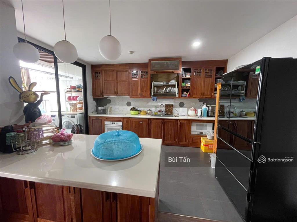 Bán căn penhouse tòa phú gia residence dt 230m2 thiết kế 4 phòng ngủ, có sân vườn, căn góc view đẹp