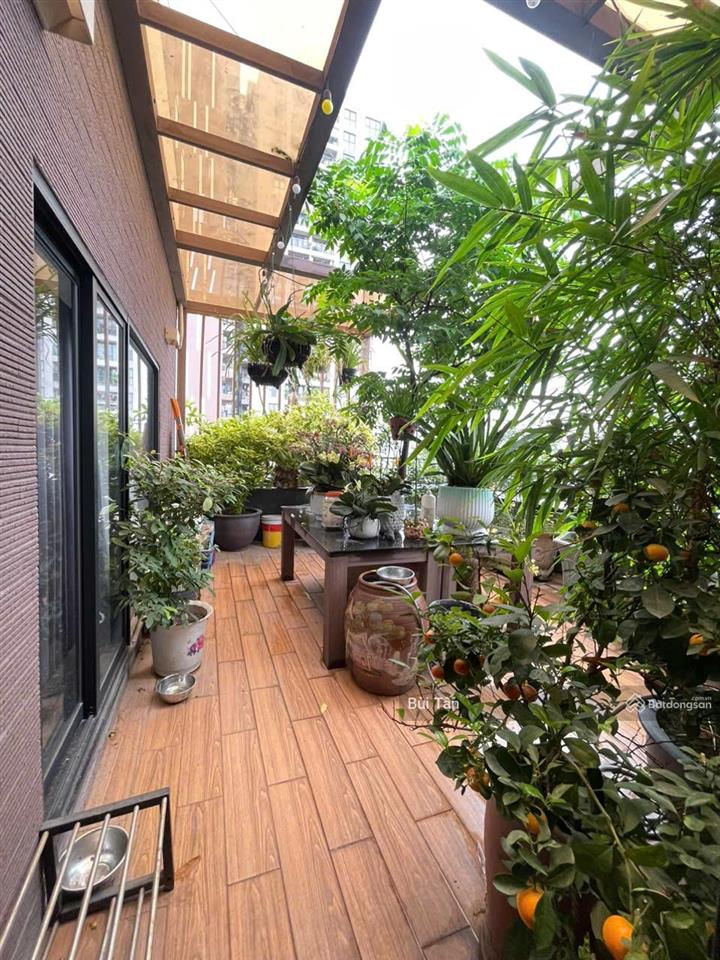 Bán căn penhouse tòa phú gia residence dt 230m2 thiết kế 4 phòng ngủ, có sân vườn, căn góc view đẹp