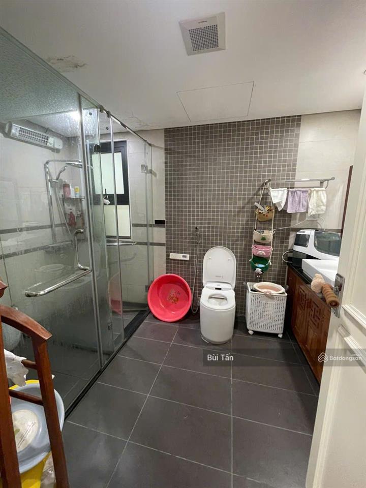 Bán căn penhouse tòa phú gia residence dt 230m2 thiết kế 4 phòng ngủ, có sân vườn, căn góc view đẹp