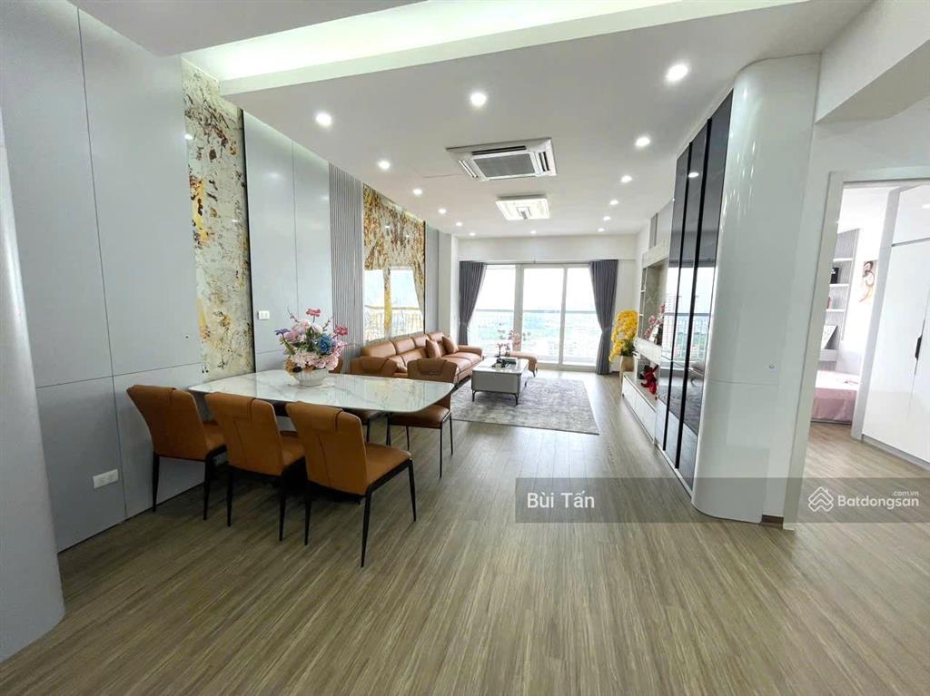 Bán căn hộ tòa viện chiến lược khoa học bộ công an 135m2, 4 phòng ngủ, nội thất hiện đại, tầng đẹp