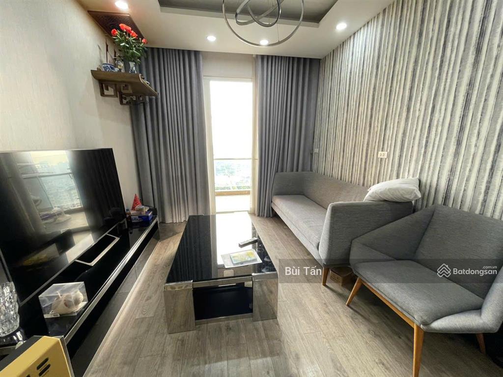 Bán gấp căn hộ chung cư tòa ct4 vimeco dt 101m2, thiết kế 3 ngủ, 2 vs, nội thất đẹp, view thoáng