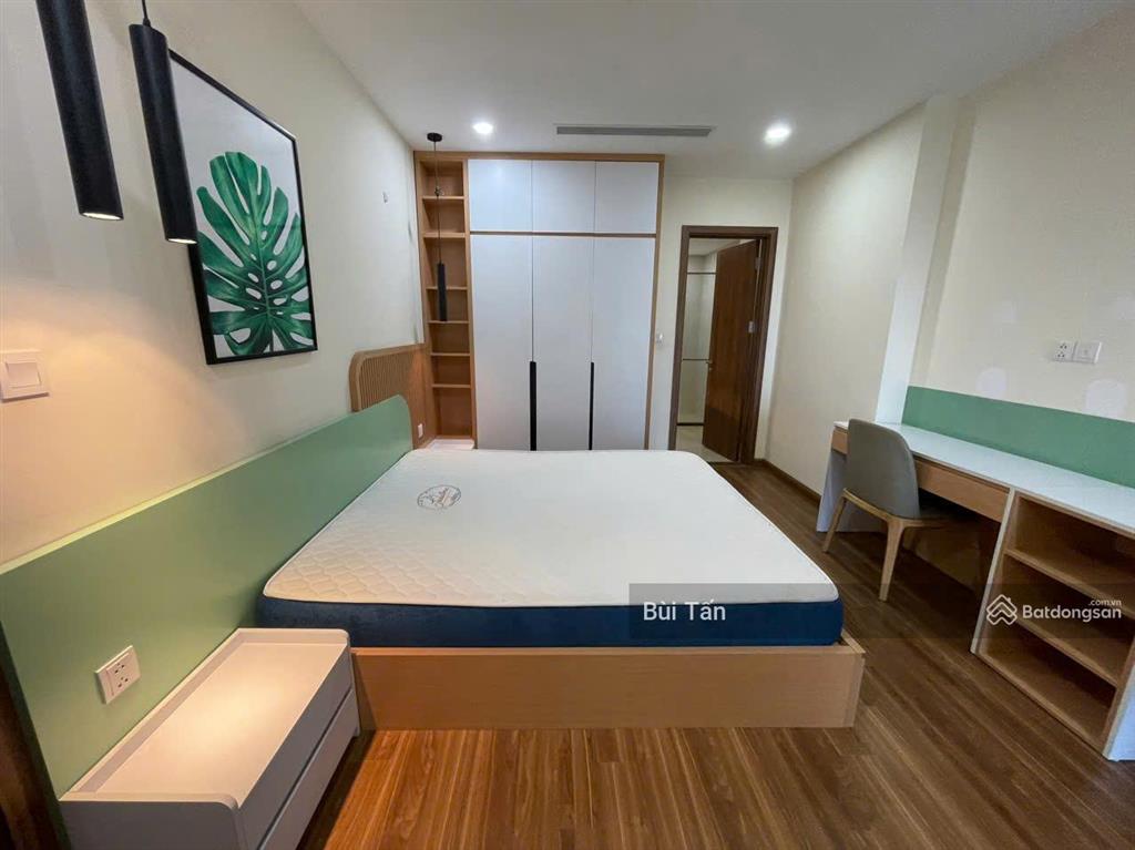 Bán gấp căn hộ golden park tower dt 95,1m, thiết kế 3 phòng ngủ, 2 vs, tầng trung, view công viên