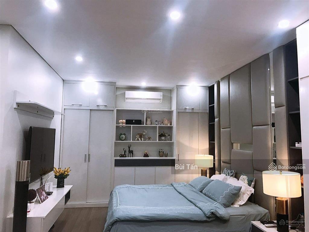Cho thuê căn hộ chung cư yên hòa thăng long 33 mạc thái tổ dt 120m2, 3 phòng ngủ, 2 wc, đủ nội thất
