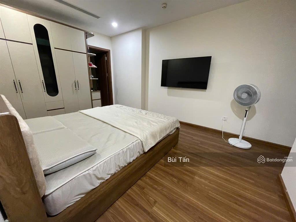 Cho thuê căn hộ golden park tower dt 95,2m2, thiết kế 3 phòng ngủ, 2vs, tầng đẹp, view công viên