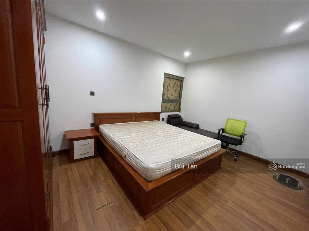 Cho thuê căn hộ chung cư home city trung kính, dt 105m2 thiết kế 3 phòng ngủ, 2 wc, nội thất đẹp