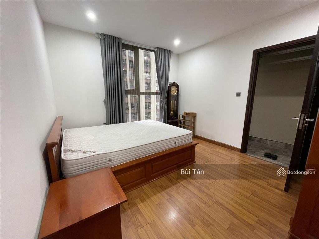 Cho thuê căn hộ chung cư home city trung kính, dt 105m2 thiết kế 3 phòng ngủ, 2 wc, nội thất đẹp