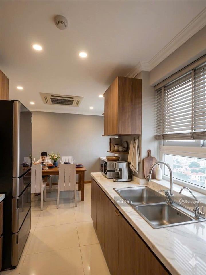 Bán gấp căn hộ chung cư tòa phú gia residence nguyễn huy tưởng 105m2, 3 phòng ngủ, 2wc nội thất đẹp