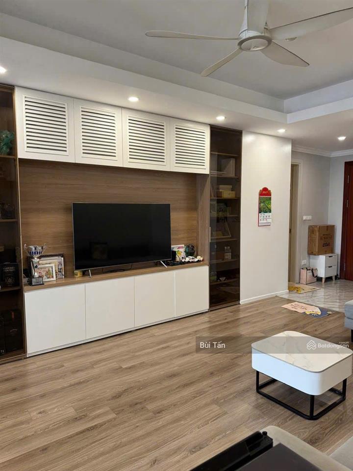Bán gấp căn hộ tòa green park tower, dt 105m2, 3 phòng ngủ, tầng đẹp, căn góc thoáng, gần công viên