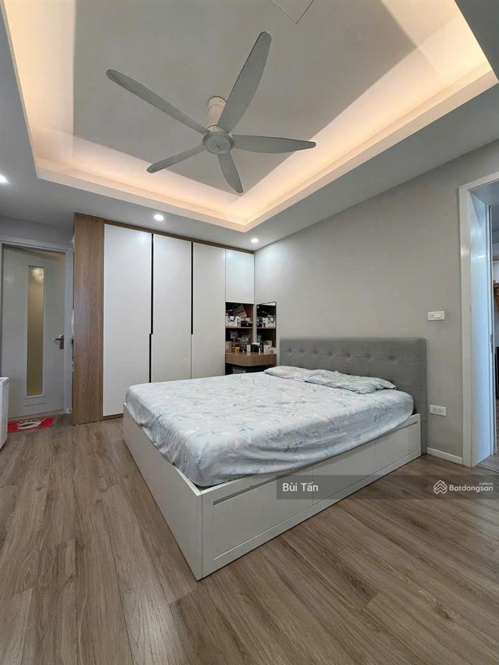 Bán gấp căn hộ tòa green park tower, dt 105m2, 3 phòng ngủ, tầng đẹp, căn góc thoáng, gần công viên