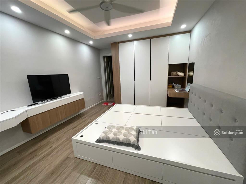 Bán gấp căn hộ tòa green park tower, dt 105m2, 3 phòng ngủ, tầng đẹp, căn góc thoáng, gần công viên