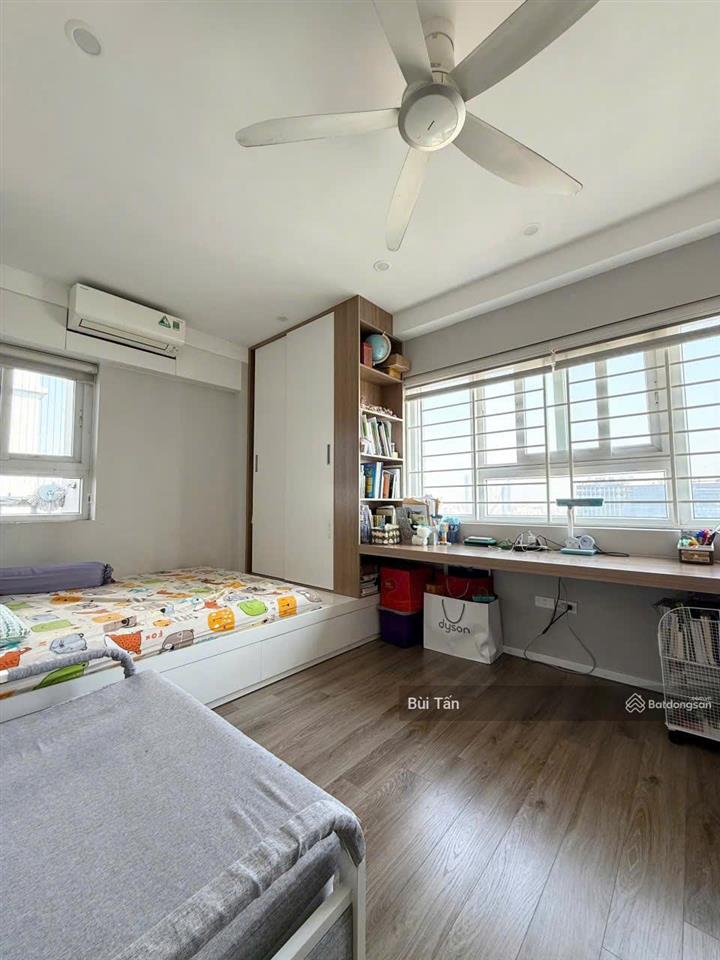 Bán gấp căn hộ tòa green park tower, dt 105m2, 3 phòng ngủ, tầng đẹp, căn góc thoáng, gần công viên