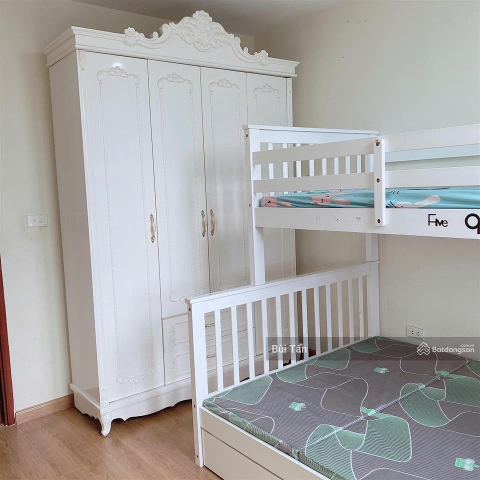 Bán căn hộ tòa central field 219 trung kính dt 71m2, 2 phòng ngủ, 2 wc, tầng đẹp, nội thất hiện đại