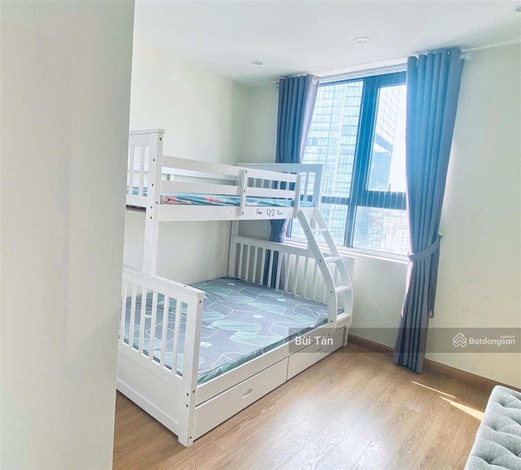 Bán căn hộ tòa central field 219 trung kính dt 71m2, 2 phòng ngủ, 2 wc, tầng đẹp, nội thất hiện đại