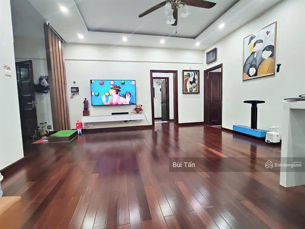 Bán gấp căn hộ chung cư vimeco nguyễn chánh dt 96m2, 2 phòng ngủ, tầng trung thoáng, nội thất đẹp