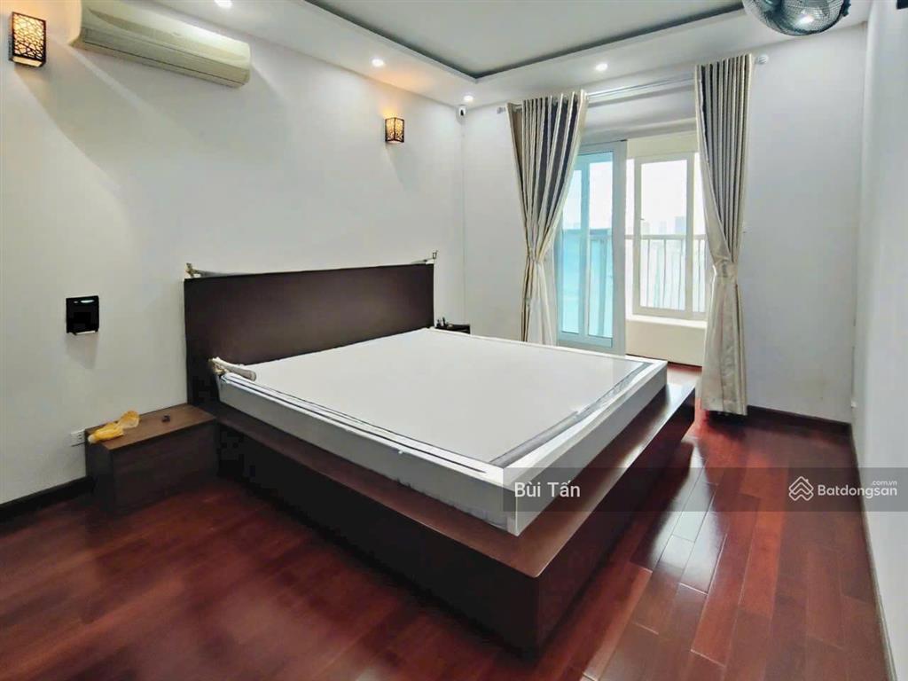 Bán gấp căn hộ chung cư vimeco nguyễn chánh dt 96m2, 2 phòng ngủ, tầng trung thoáng, nội thất đẹp