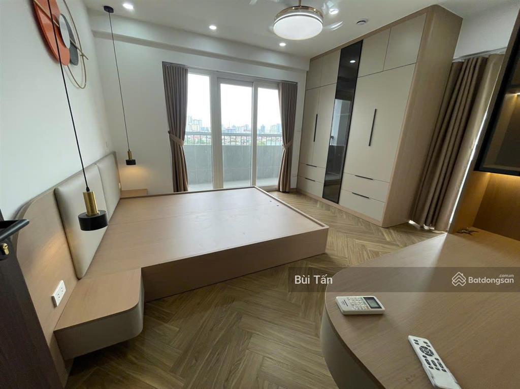 Bán gấp căn hộ chung cư tòa trung yên 1, dt 121m2, 3 phòng ngủ, căn góc thoáng, nội thất mới đẹp
